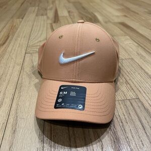 Nike Adult Dri-Fit Club Structured Orange Golf Hat Sz Adult S/M NWT